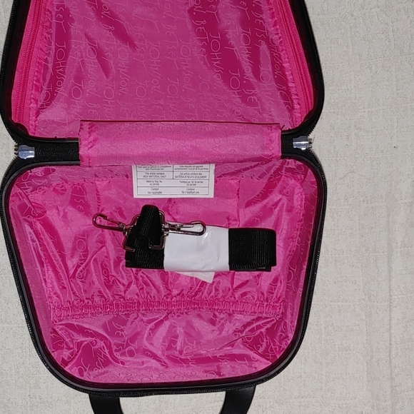 New Betsey Johnson Flamingo Strut Luggage Set - Picture 2 of 10